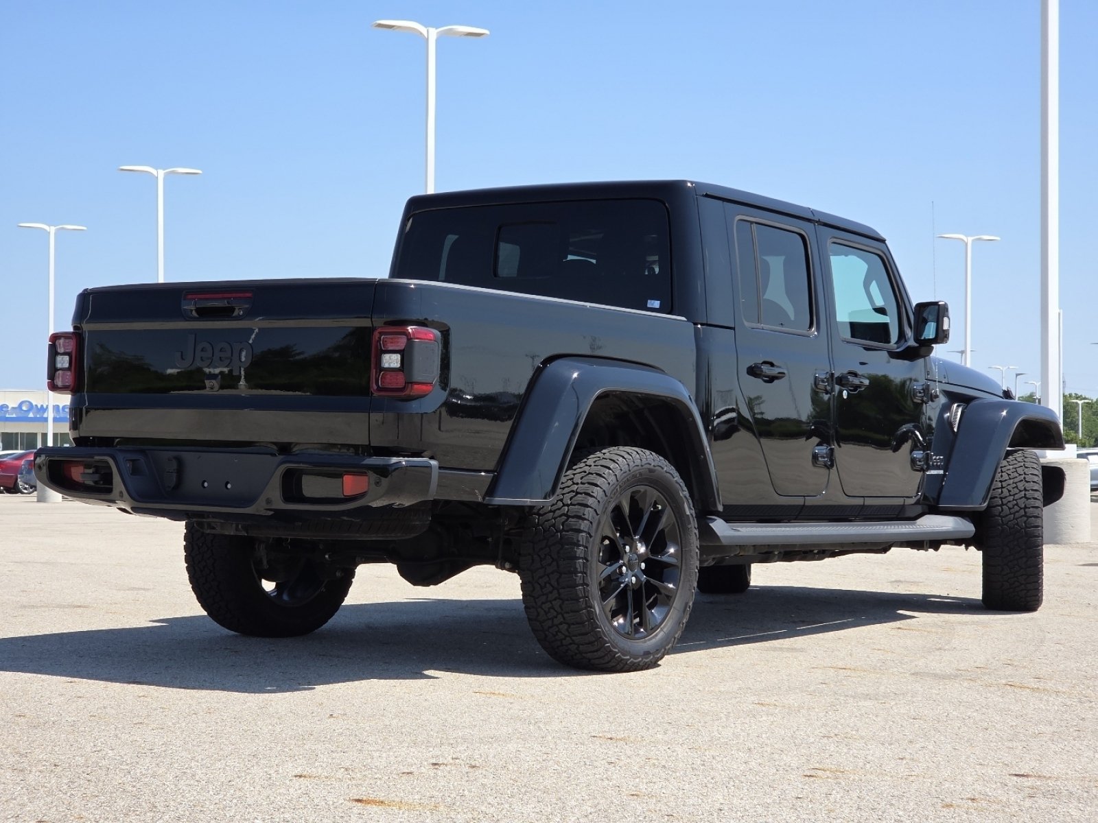 Used 2022 Jeep Gladiator Overland AWD/4WD image 16