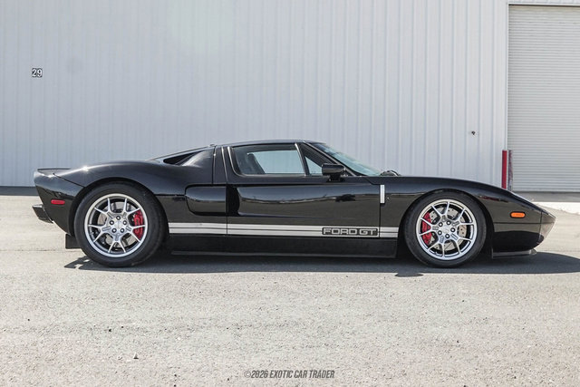 Used 2005 Ford GT RWD image 9