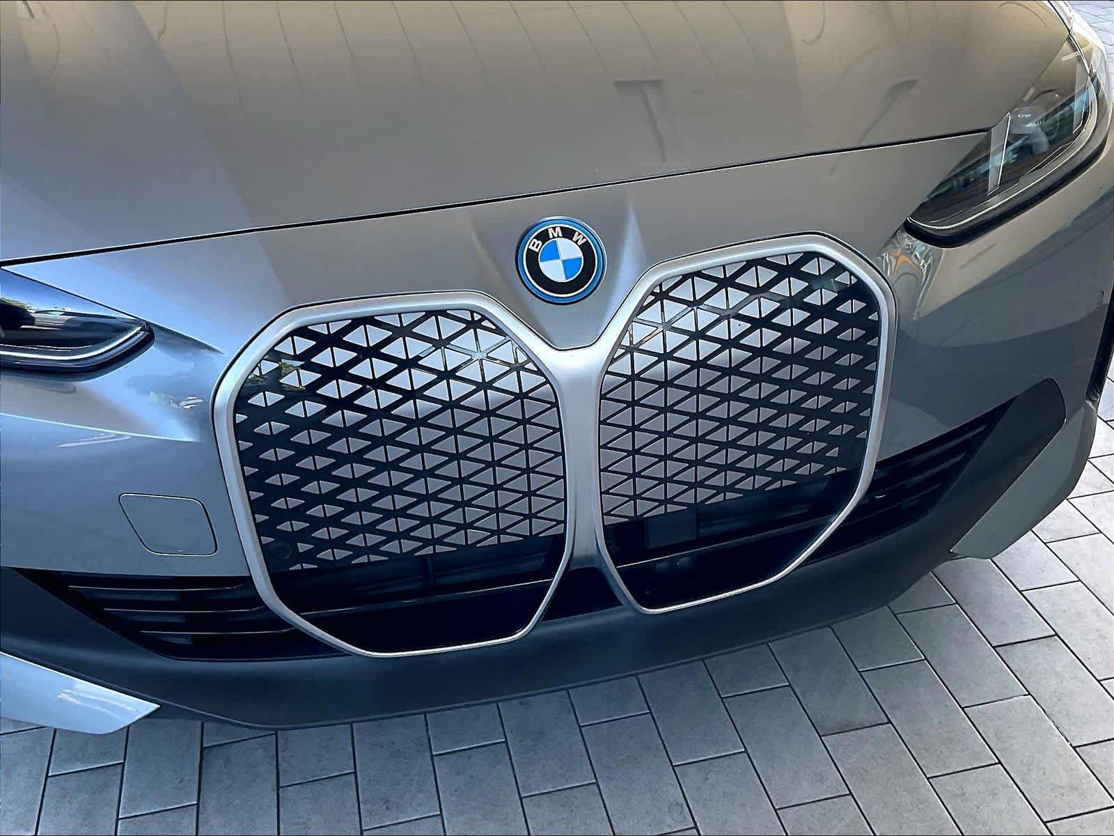 Certified 2025 BMW i4 eDrive40 RWD image 33
