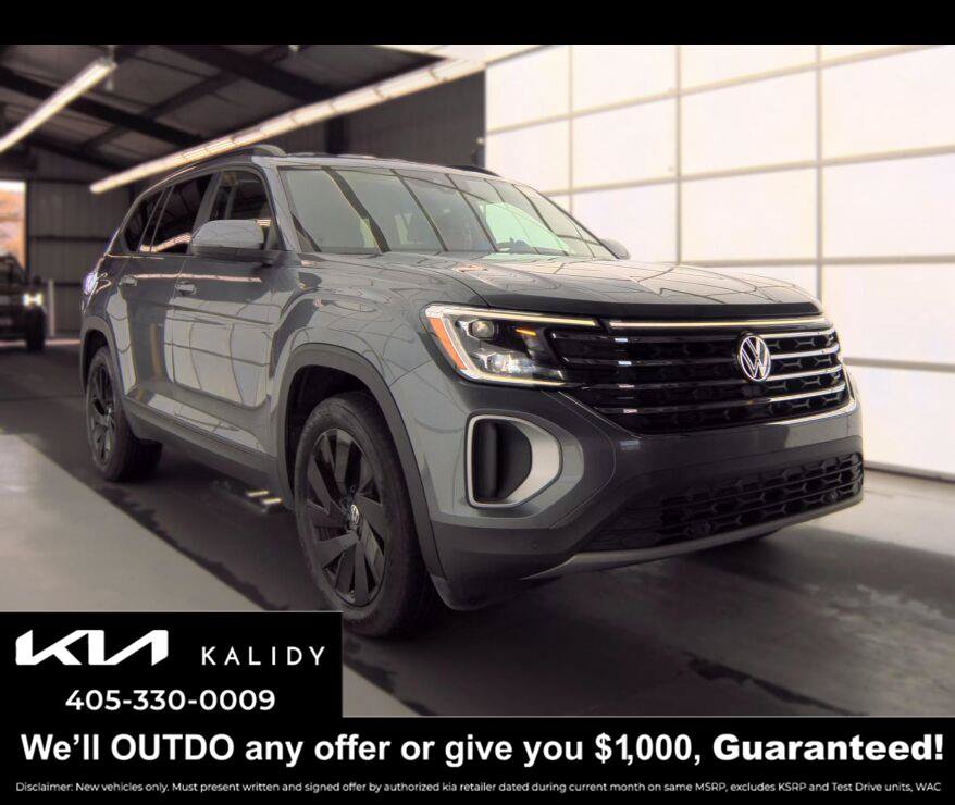 Used 2025 Volkswagen Atlas SE AWD/4WD image 1