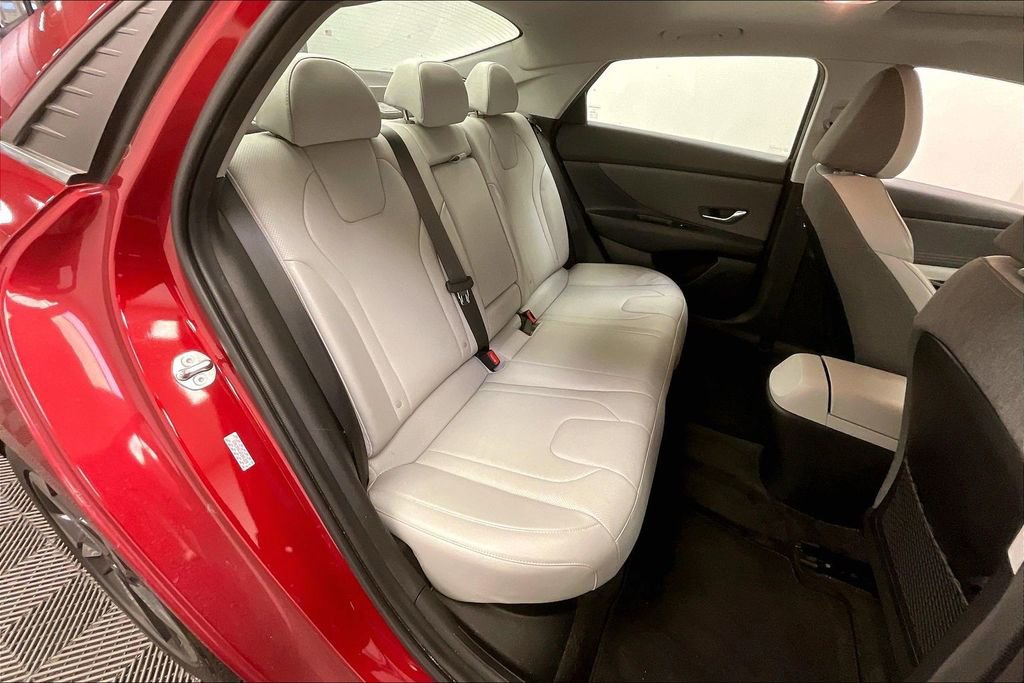 Used 2023 Hyundai Elantra Limited FWD image 14