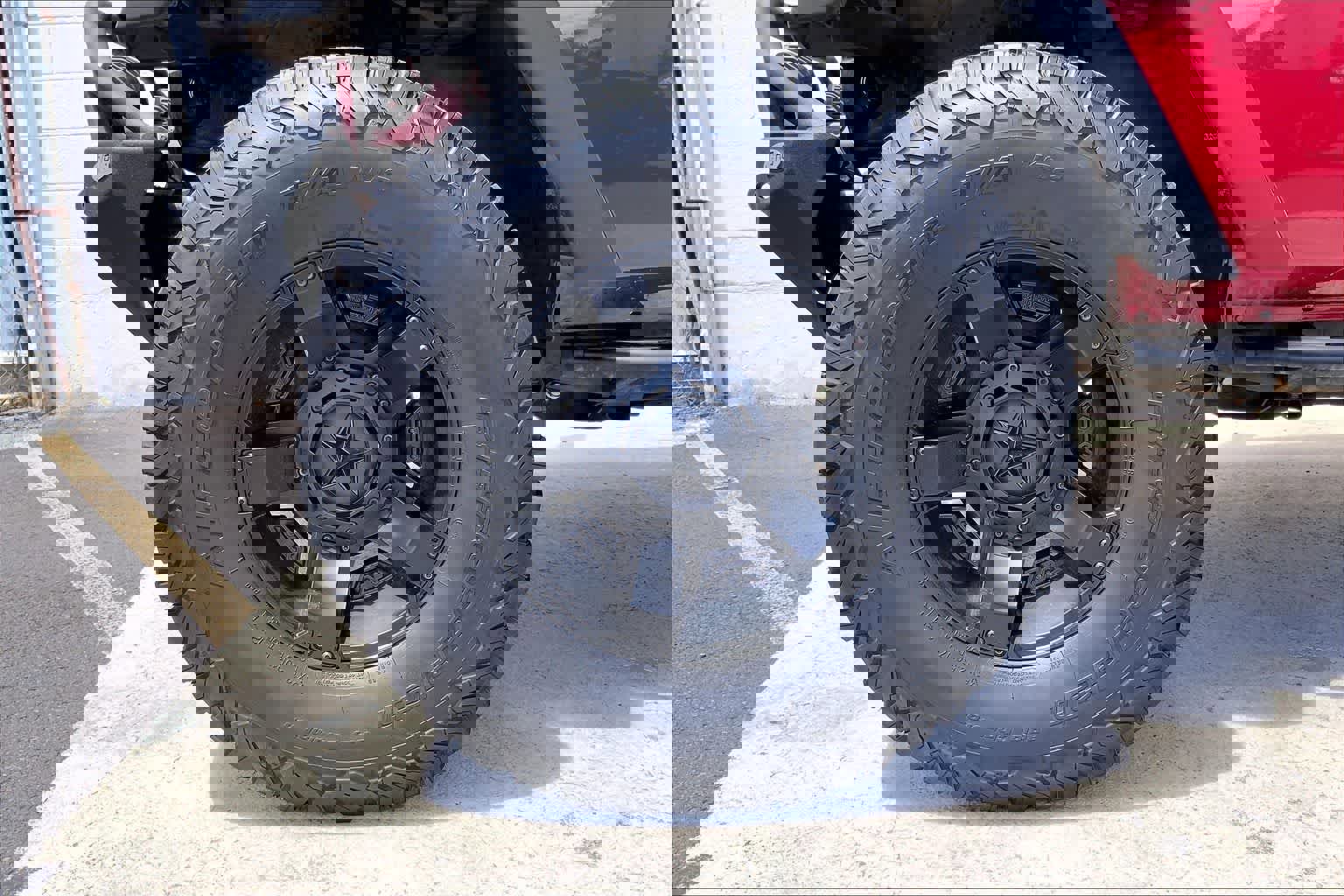 Used 2012 Jeep Wrangler Unlimited Sport w/ Connectivity Group AWD/4WD image 8