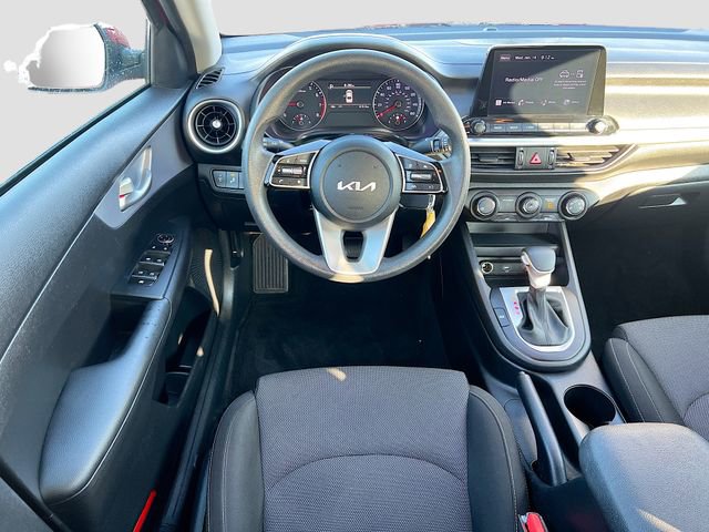 Used 2024 Kia Forte LXS w/ LXS Technology Package FWD image 19