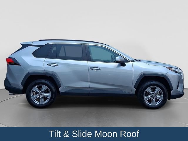 Used 2022 Toyota RAV4 XLE w/ Convenience Package AWD/4WD image 9