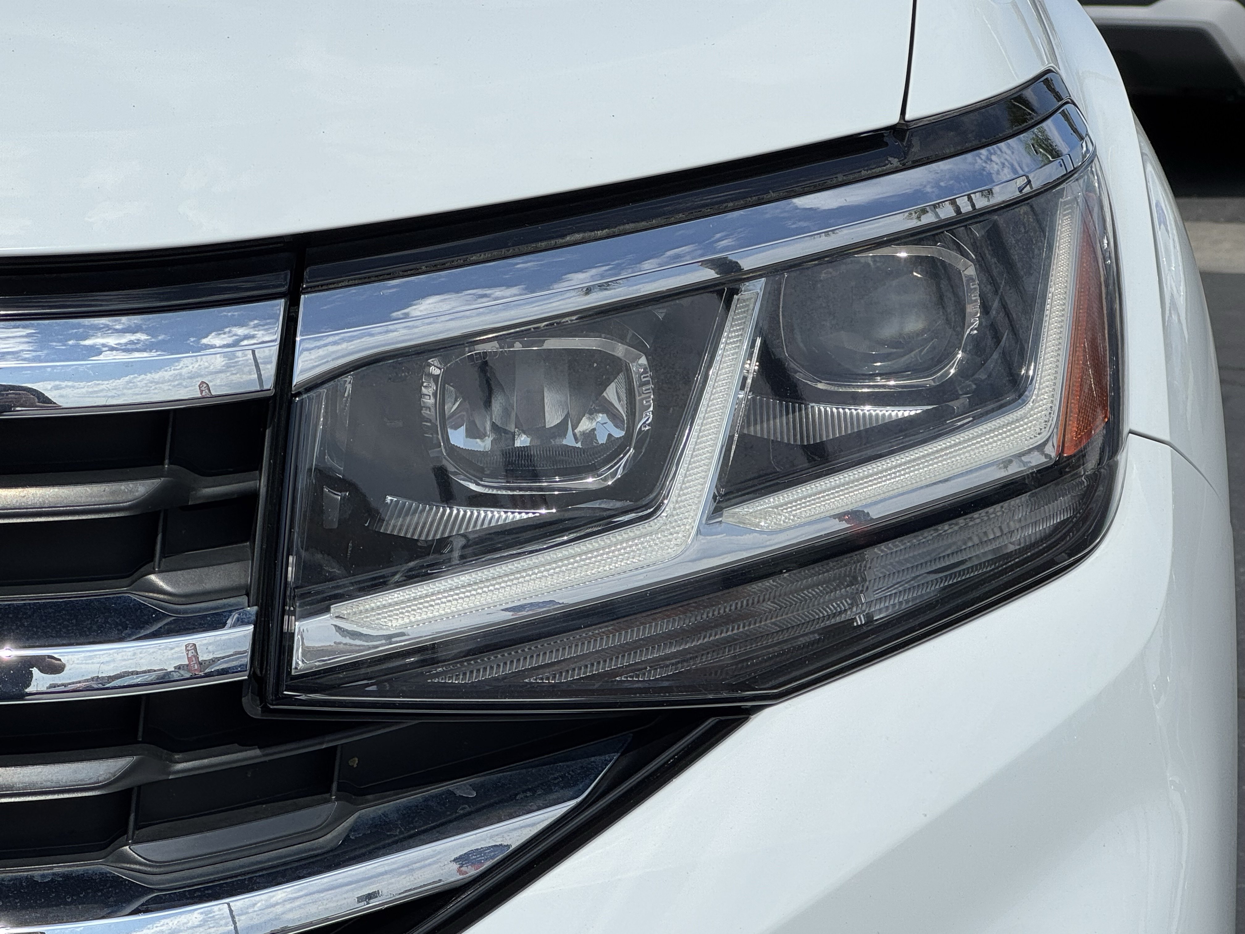 Used 2021 Volkswagen Atlas Cross Sport SE w/ Panoramic Sunroof Package FWD image 5