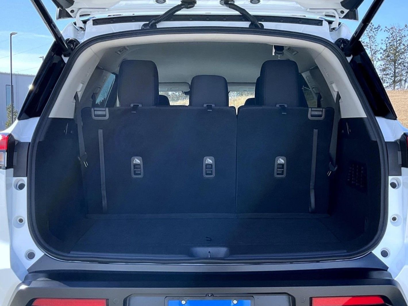 New 2026 Nissan Pathfinder SV image 9