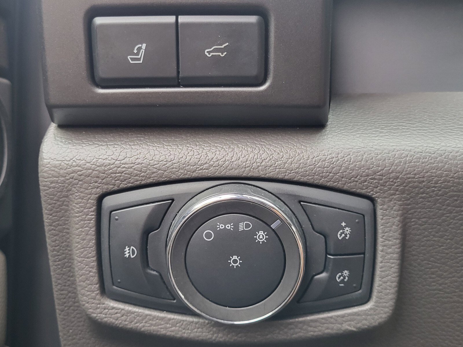 Certified 2020 Ford Expedition Limited w/ Equipment Group 302A image 24