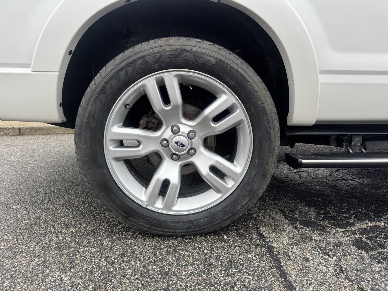 Used 2010 Ford Explorer Limited image 12