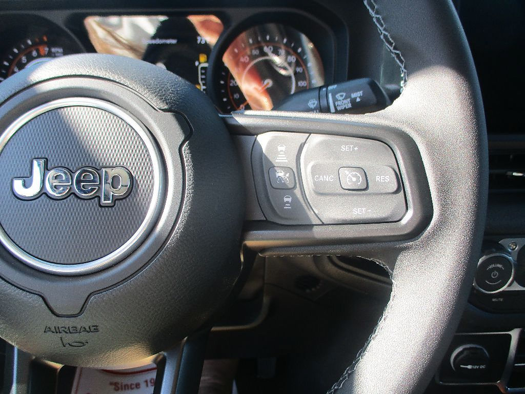 New 2025 Jeep Gladiator Sport AWD/4WD image 9