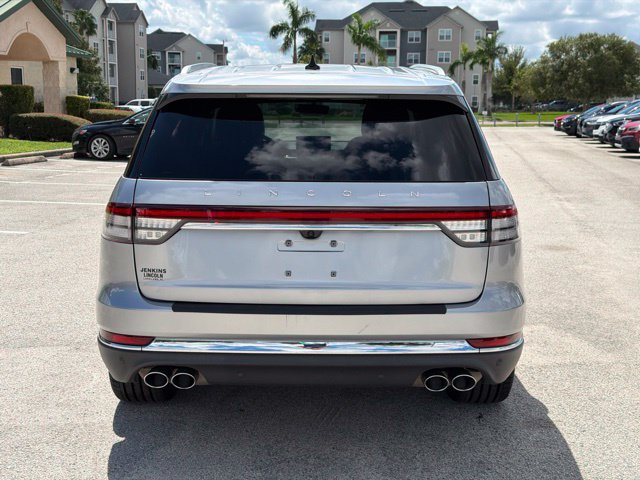 Used 2022 Lincoln Aviator Reserve w/ Equipment Group 201A AWD/4WD image 4