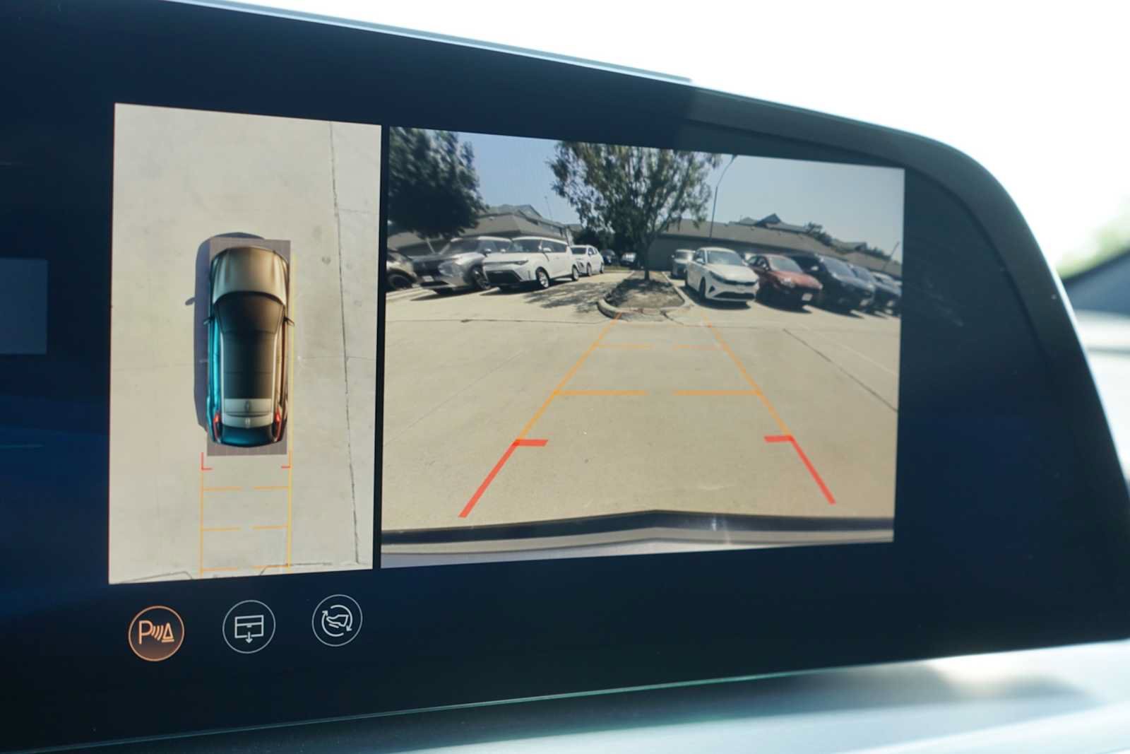 Used 2024 Cadillac Lyriq Sport AWD/4WD image 11