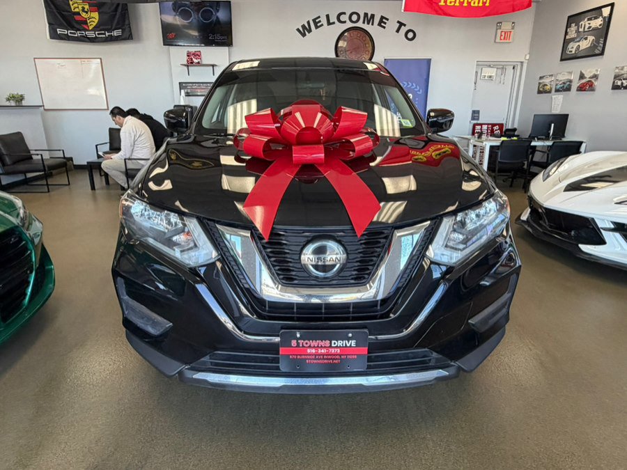 Used 2018 Nissan Rogue S image 4