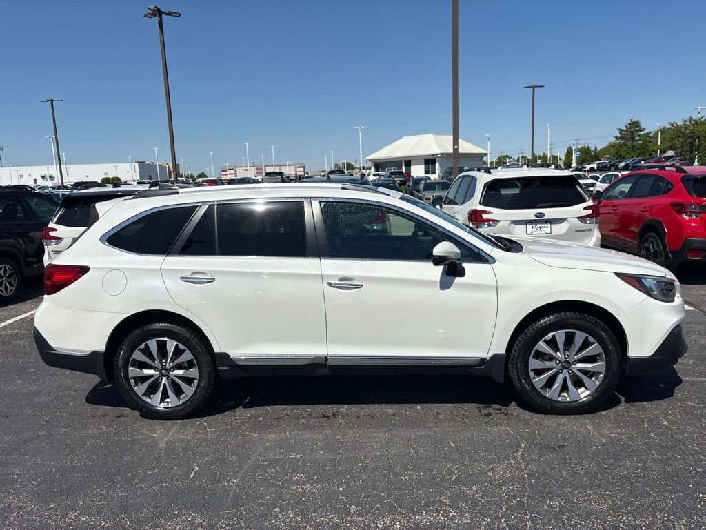 Used 2019 Subaru Outback 2.5i Touring w/ Popular Package #3A AWD/4WD image 2