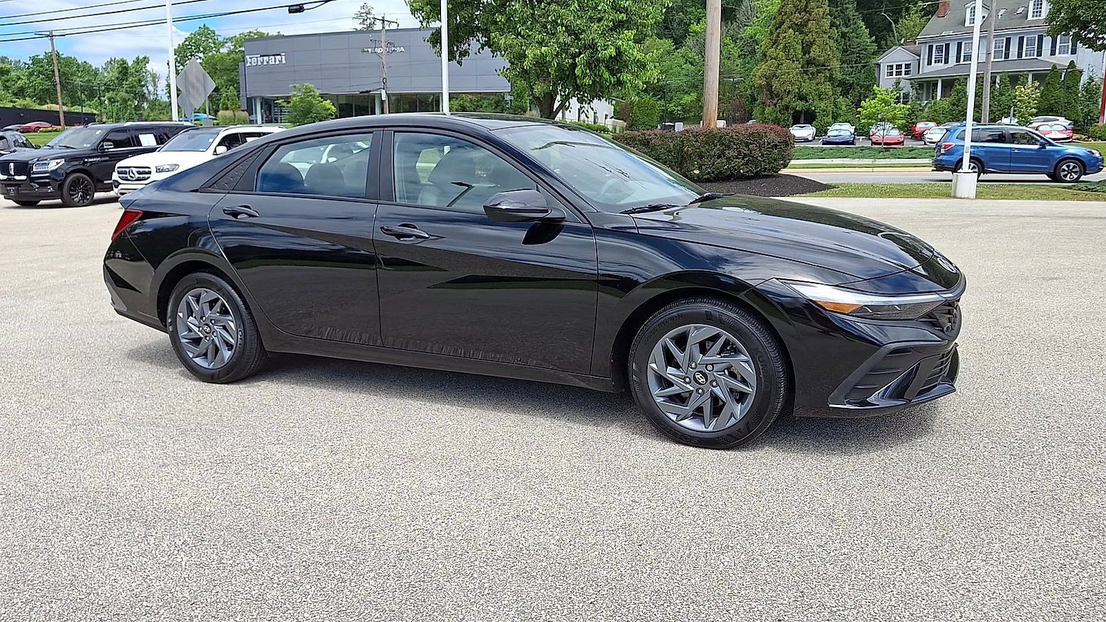 Used 2024 Hyundai Elantra SEL FWD image 2