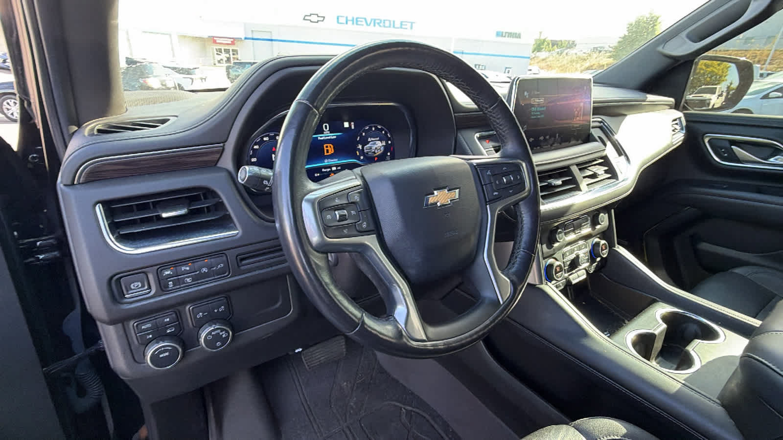 Used 2022 Chevrolet Tahoe LT w/ Luxury Package AWD/4WD image 10