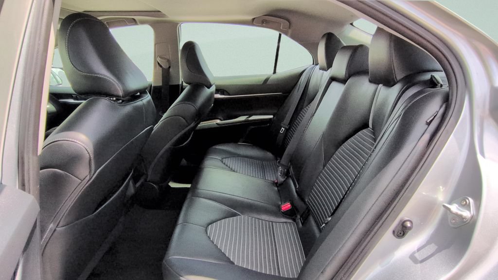 Used 2023 Toyota Camry SE w/ Convenience Package FWD image 9