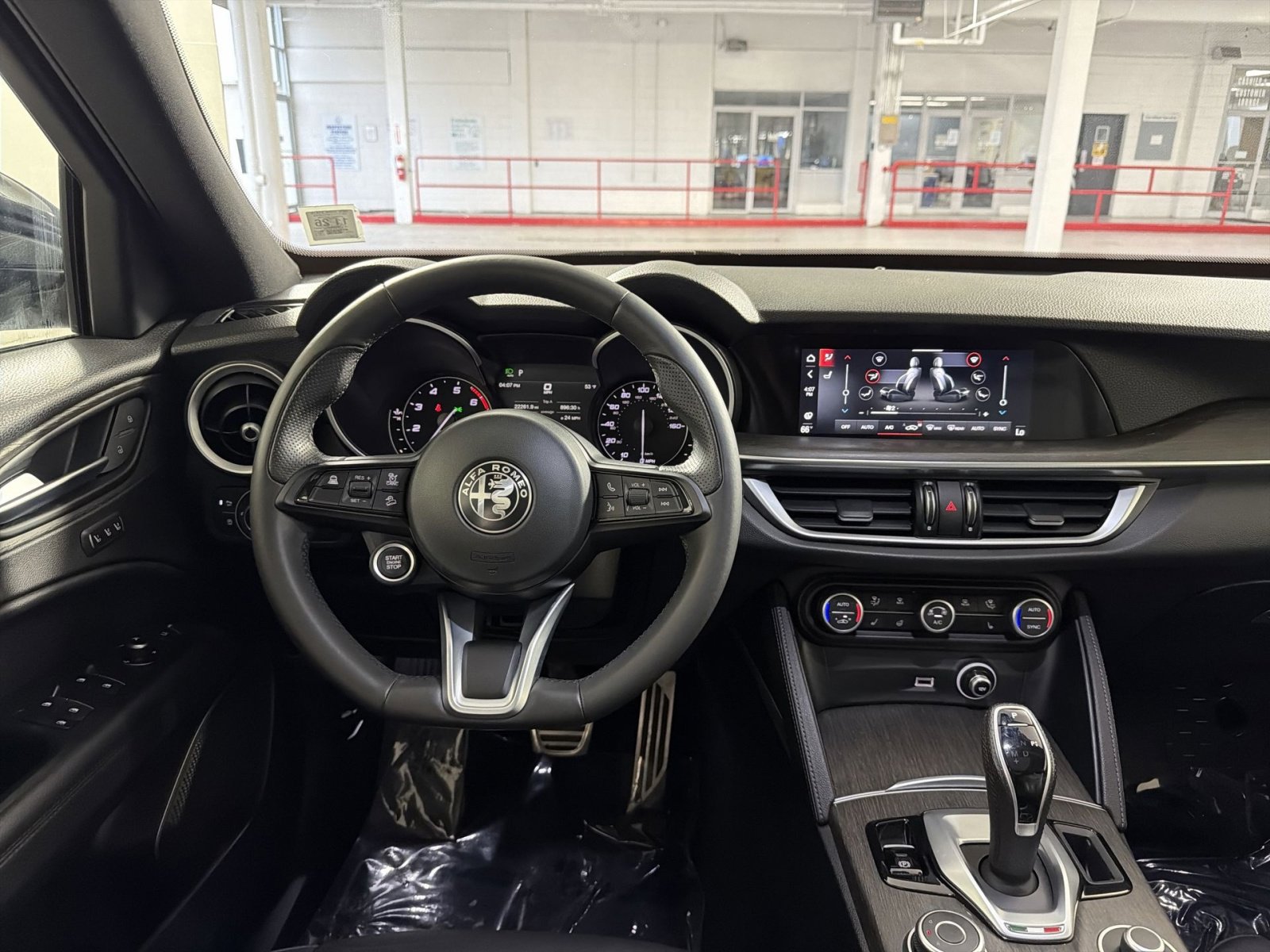 Used 2023 Alfa Romeo Stelvio Ti image 16