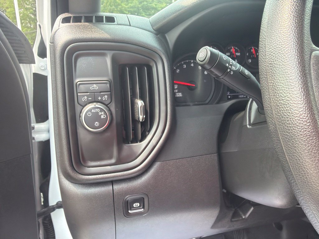 Certified 2025 Chevrolet Silverado 1500 W/T RWD image 23