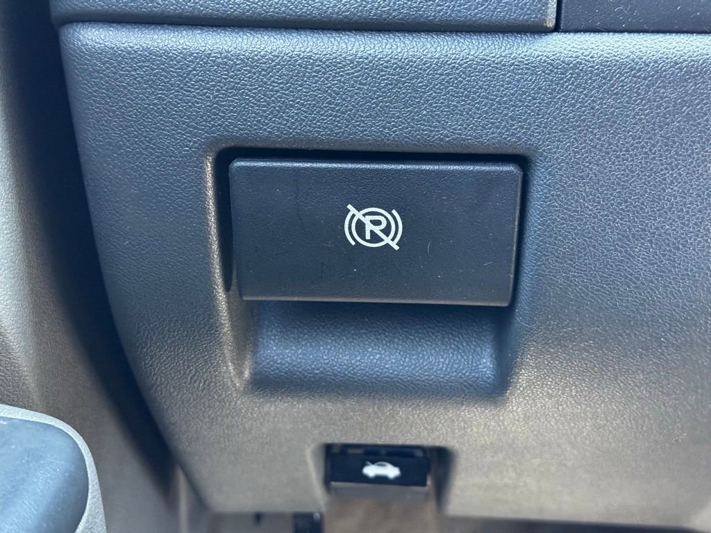 Used 2005 Chevrolet Colorado LS image 24