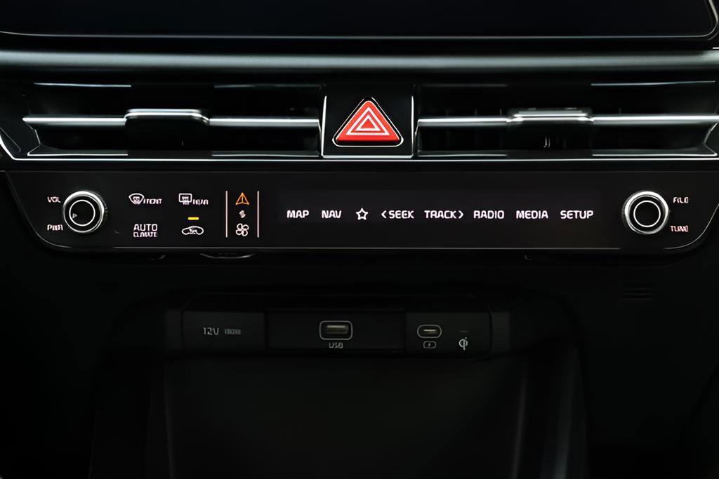Certified 2024 Kia Niro Wave FWD image 24