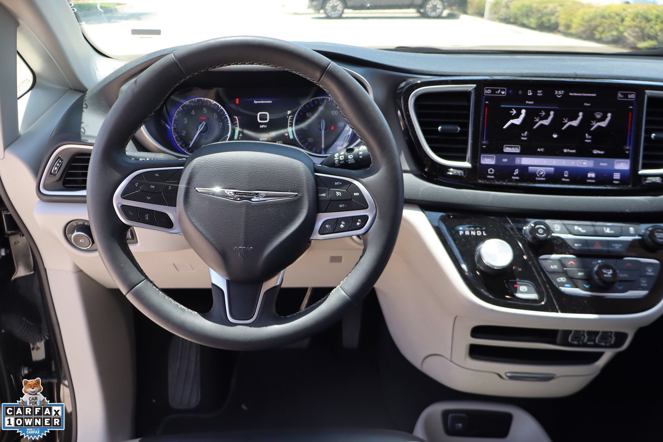 Used 2023 Chrysler Pacifica Touring-L FWD image 19