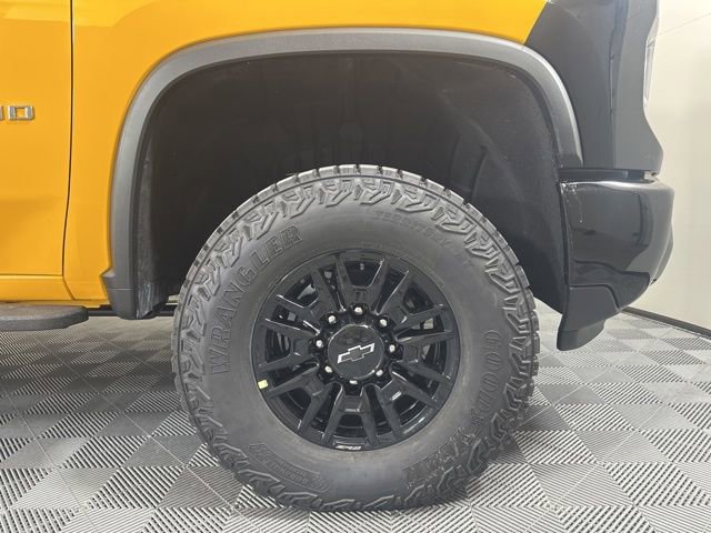 New 2025 Chevrolet Silverado 2500 ZR2 w/ Technology Package image 9