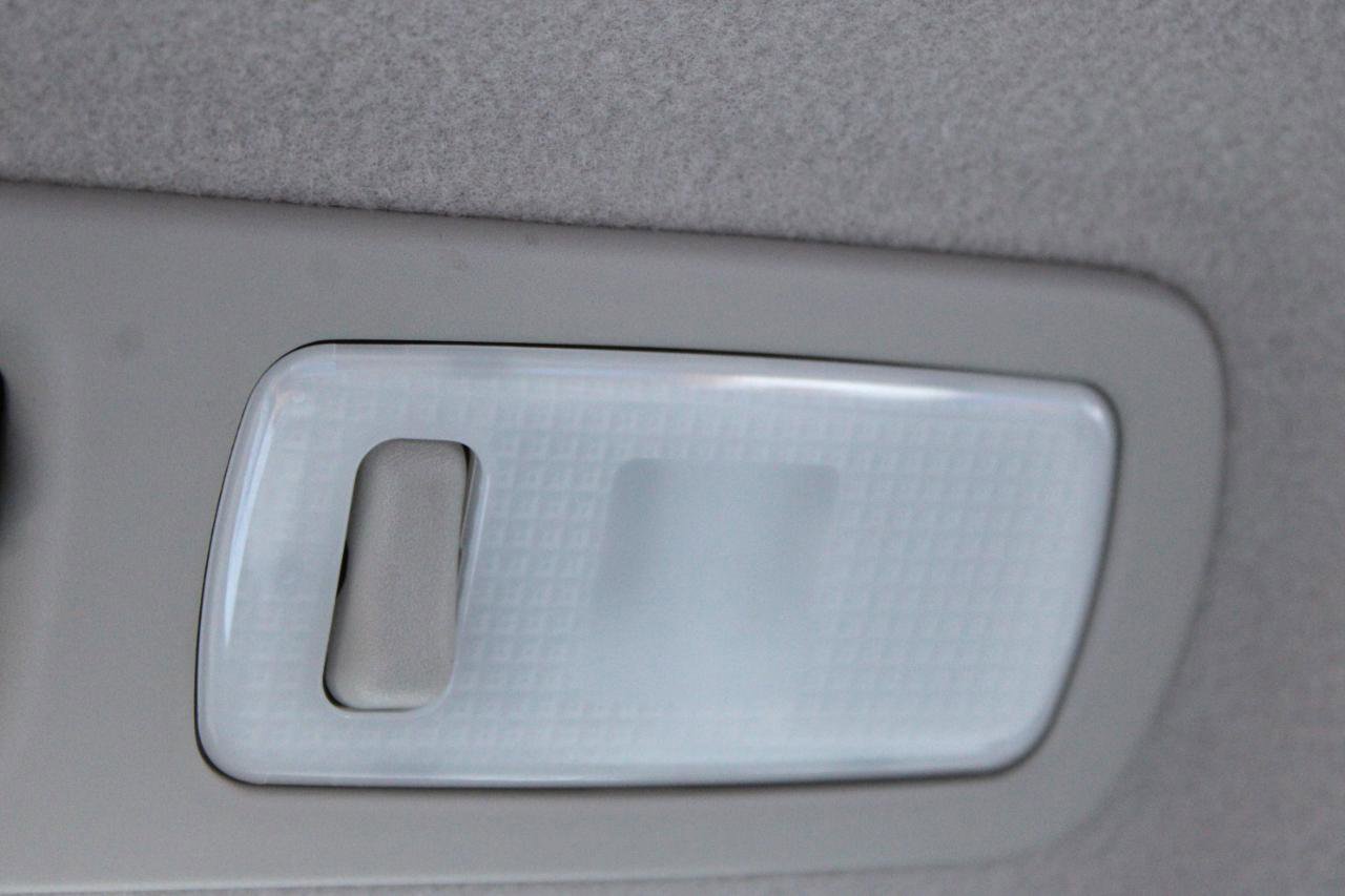 Used 2014 Nissan Quest S image 40