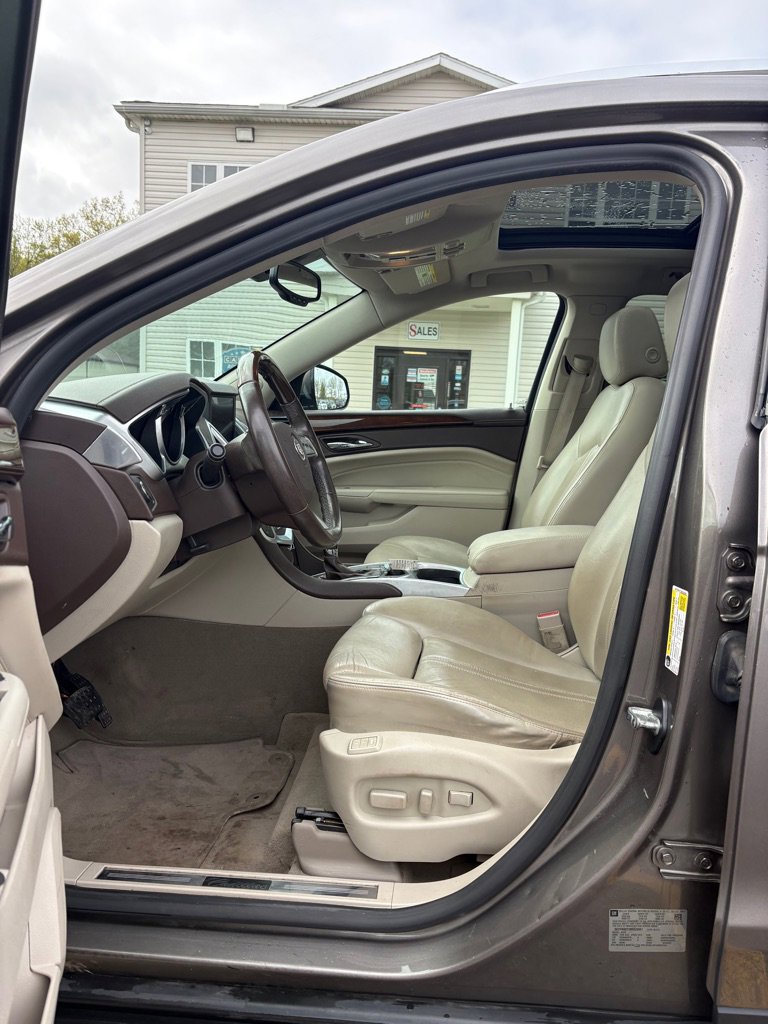 Used 2011 Cadillac SRX Luxury AWD/4WD image 9