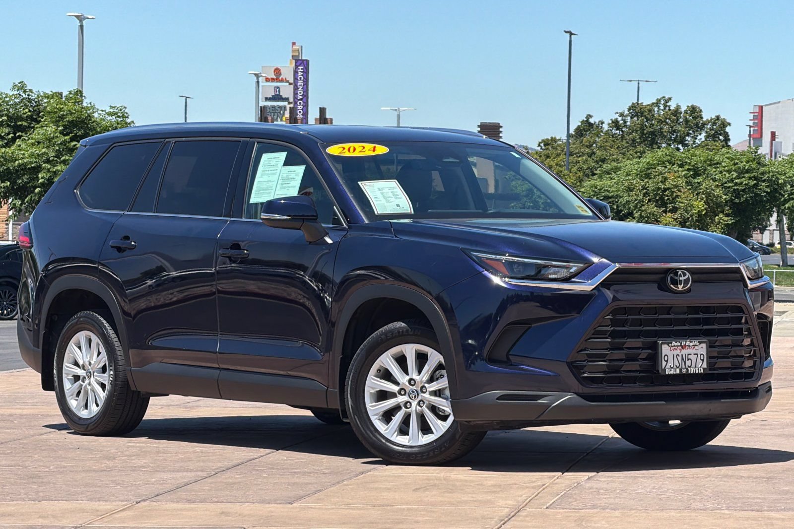 Certified 2024 Toyota Grand Highlander AWD image 2