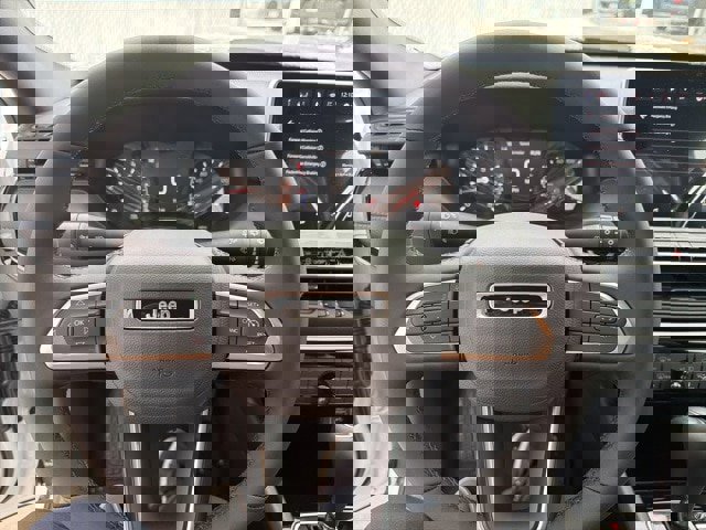 New 2026 Jeep Compass Latitude image 3