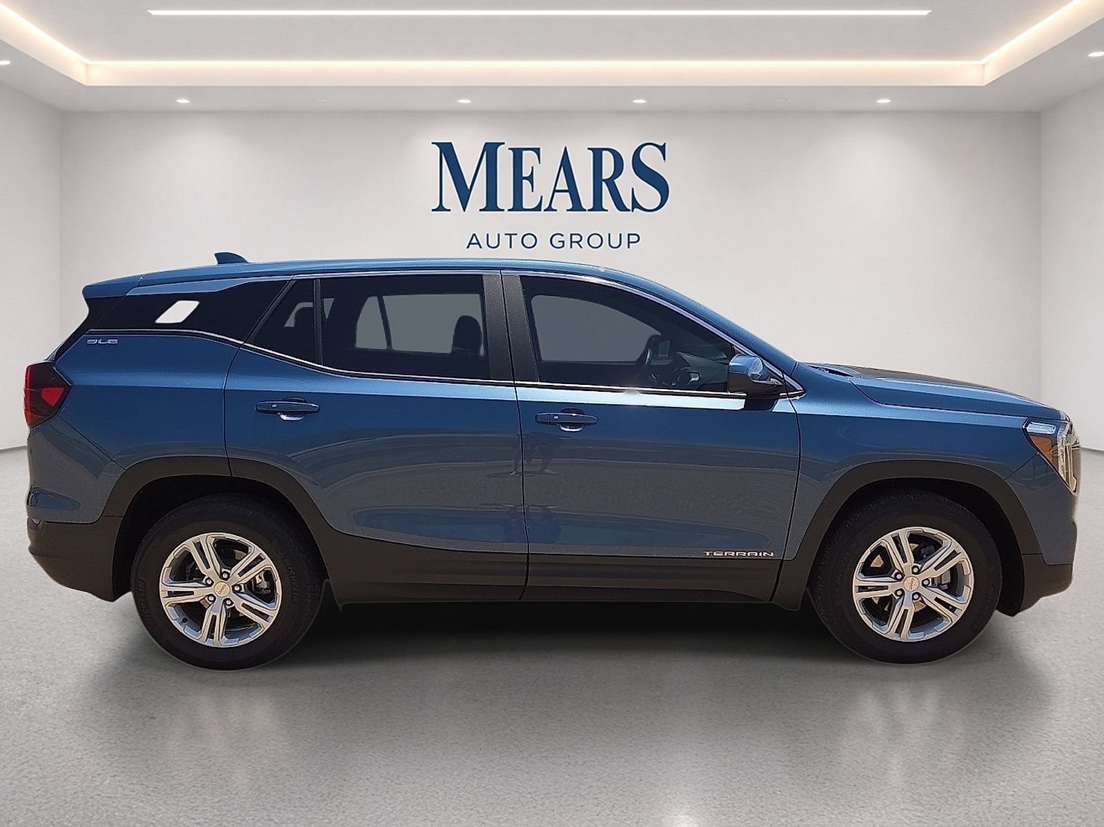 Used 2024 GMC Terrain SLE FWD image 6
