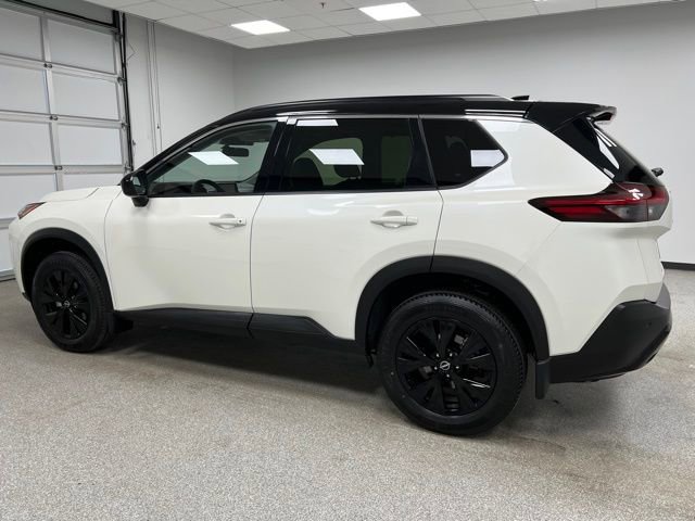 Used 2023 Nissan Rogue SV w/ SV Premium B Package AWD/4WD image 6