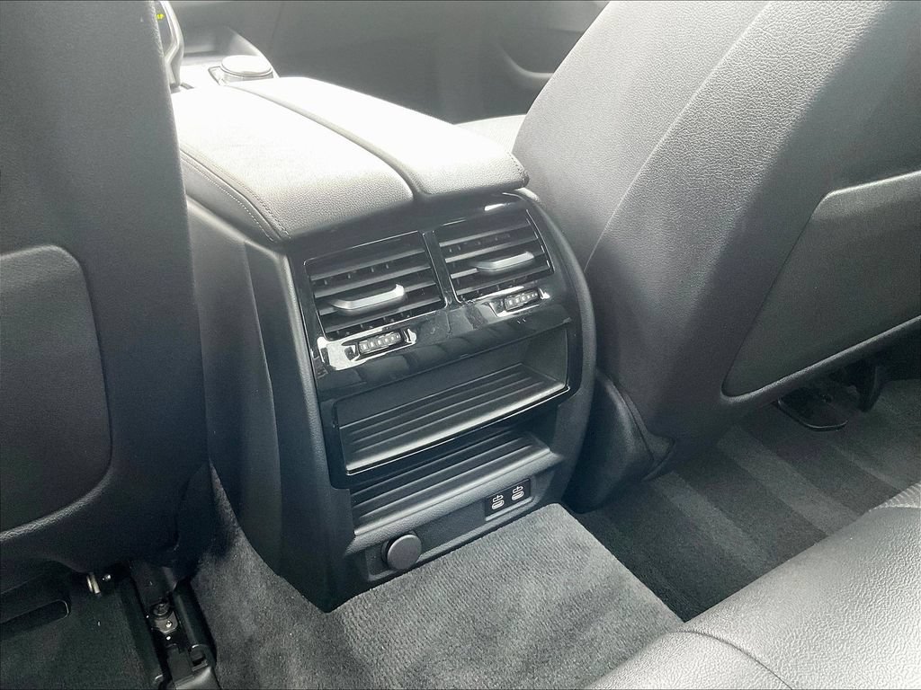 Used 2022 BMW 530i w/ Convenience Package RWD image 10