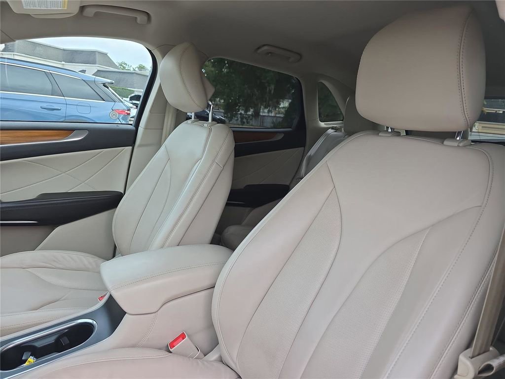 Used 2019 Lincoln MKC Select w/ Select Plus Package image 17