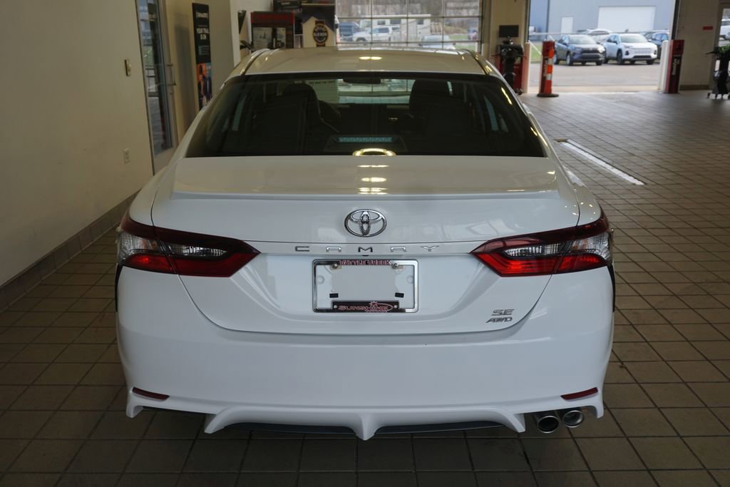 Used 2024 Toyota Camry SE image 14