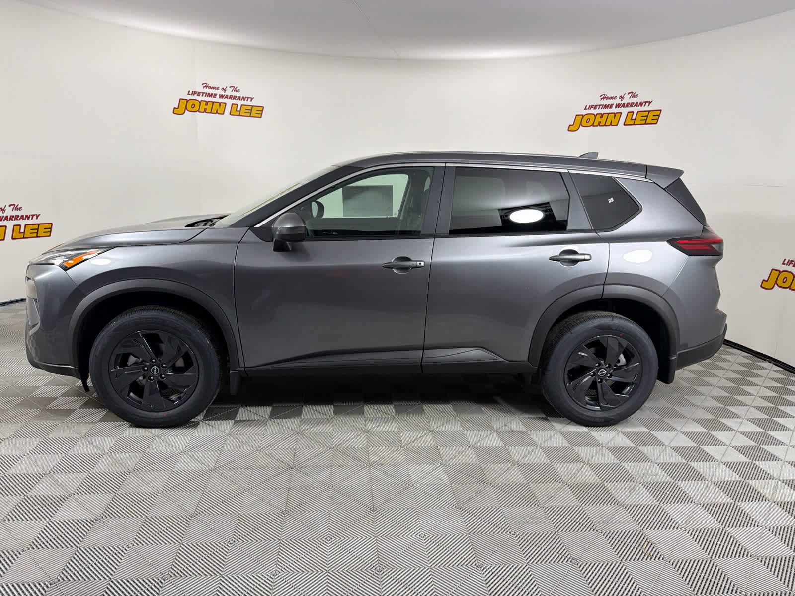 New 2026 Nissan Rogue SV AWD/4WD image 2