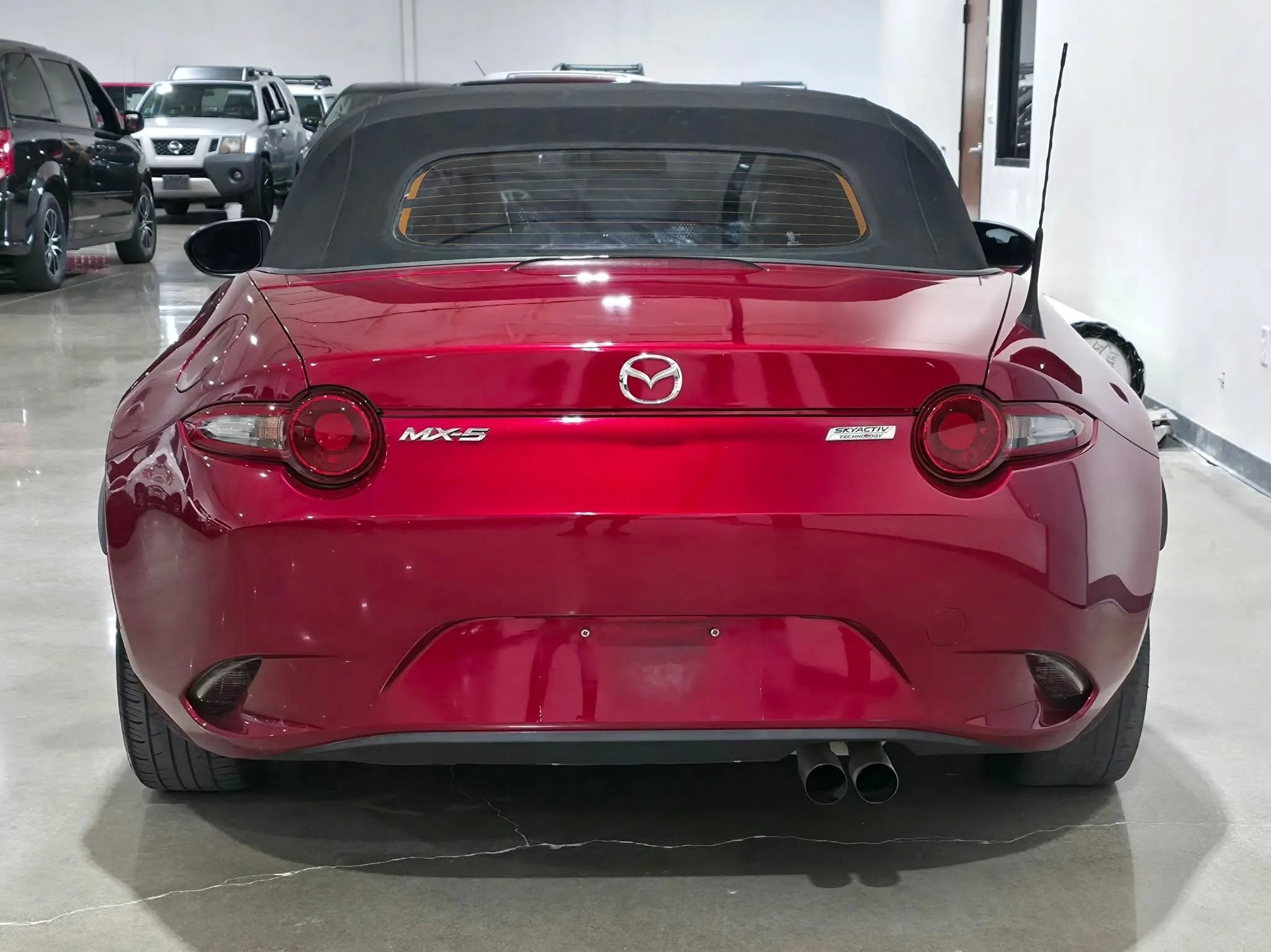 Used 2018 MAZDA MX-5 Miata Sport RWD image 4
