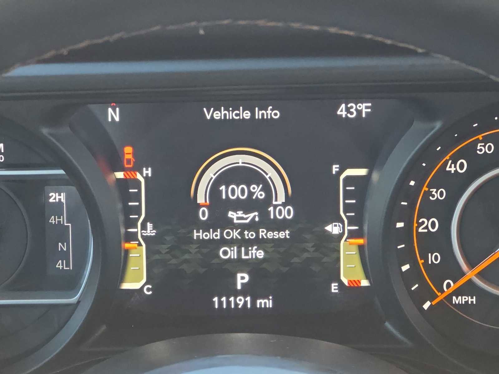 Certified 2024 Jeep Gladiator Mojave w/ Technology Group image 19