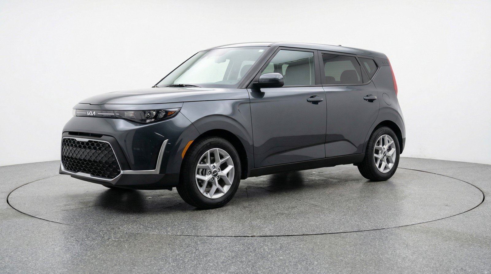 Used 2025 Kia Soul LX w/ LX Technology Package FWD image 3