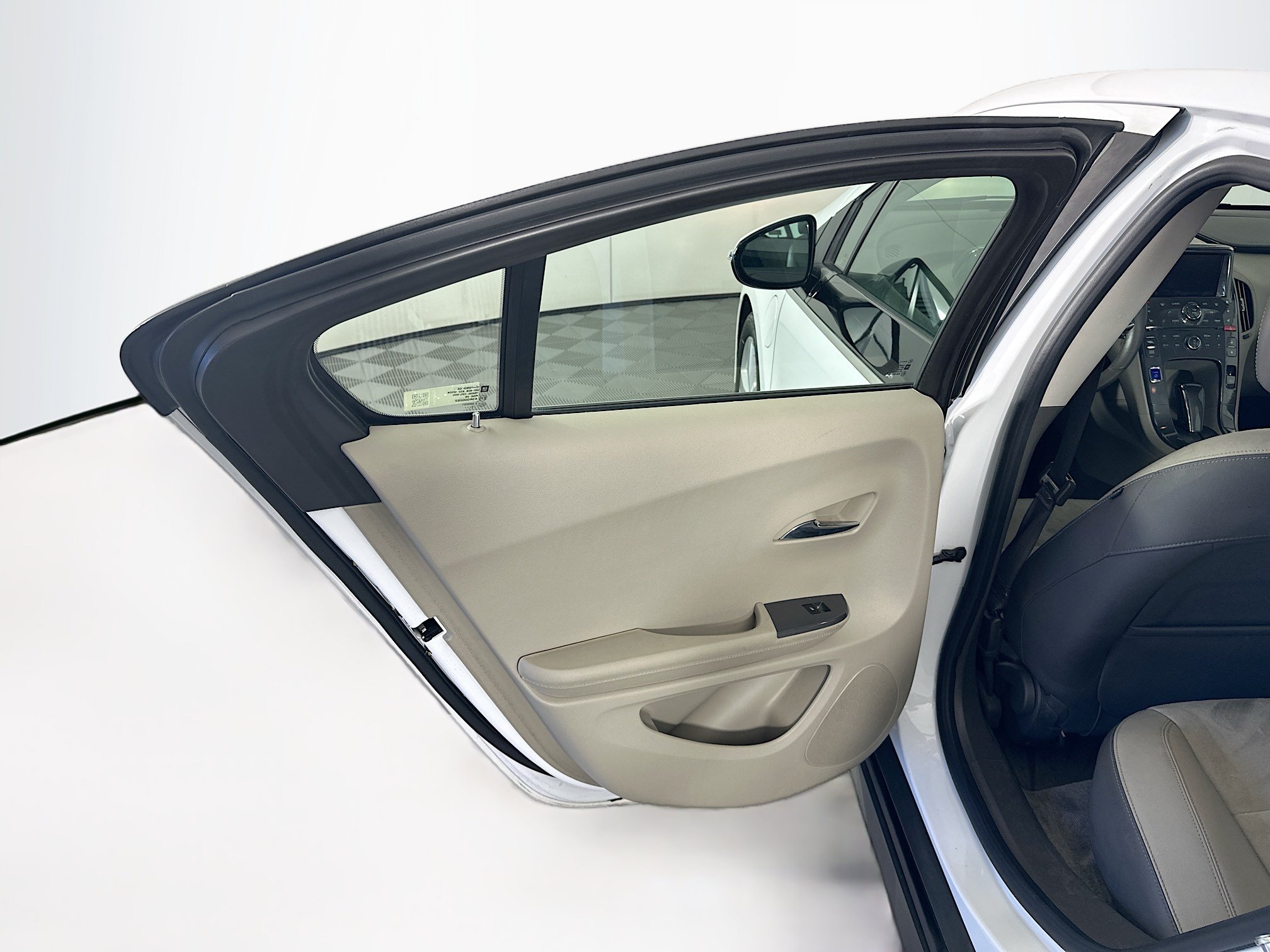 Used 2013 Chevrolet Volt Premium w/ Premium Trim Package FWD image 24