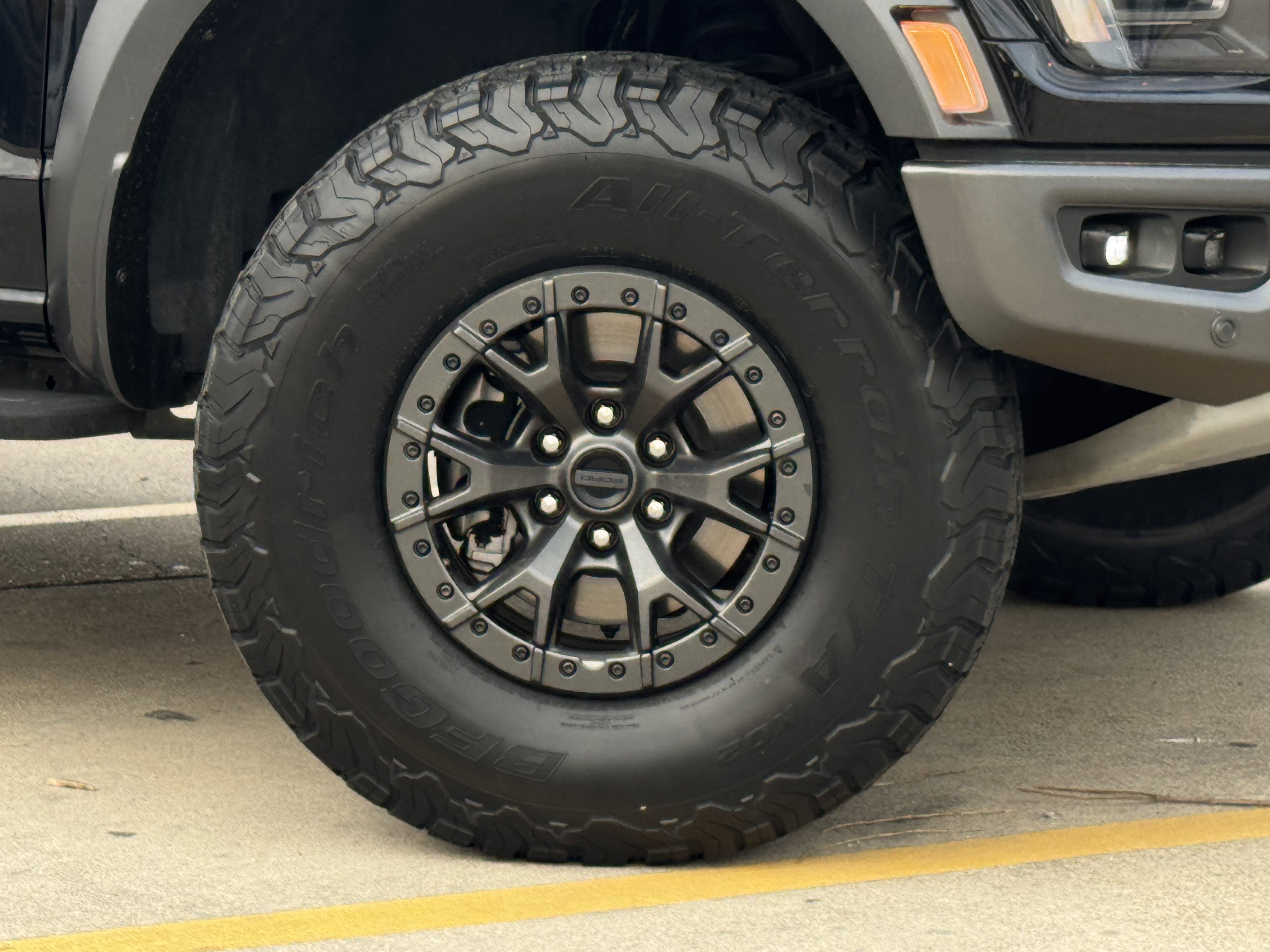 Certified 2022 Ford F150 Raptor w/ Raptor 37 Performance Package image 3