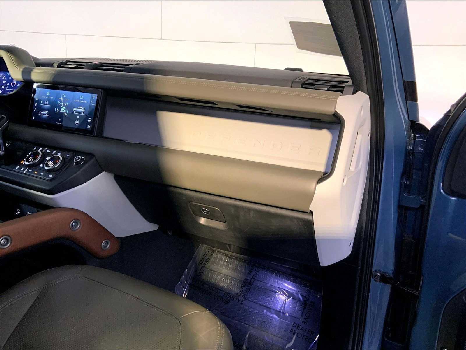 Used 2020 Land Rover Defender 110 SE image 22