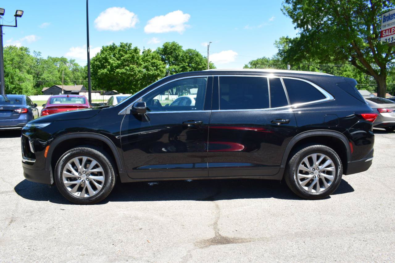 Used 2025 Buick Enclave Preferred w/ LPO, Floor Liner Package FWD image 9