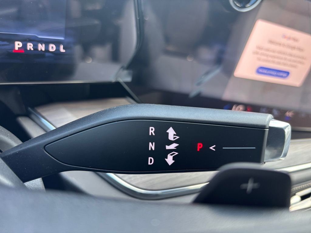 New 2025 Chevrolet Suburban Premier image 29