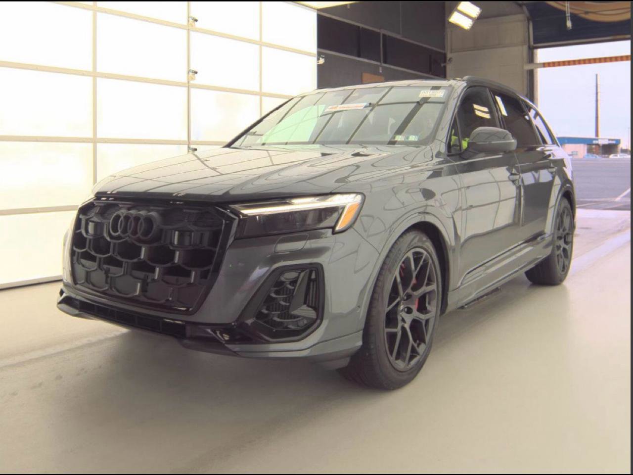 Used 2025 Audi SQ7 Premium Plus AWD/4WD image 1