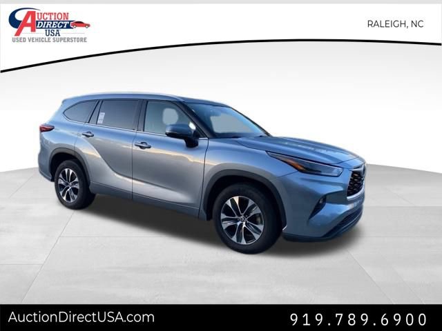 Used 2022 Toyota Highlander XLE