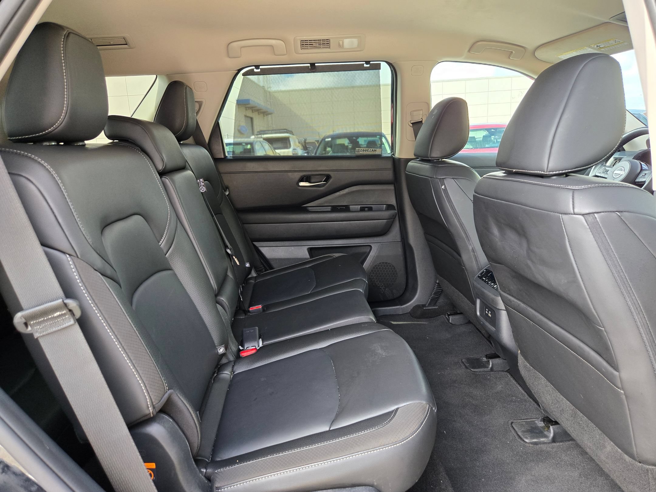 Used 2025 Nissan Pathfinder SL AWD/4WD image 25
