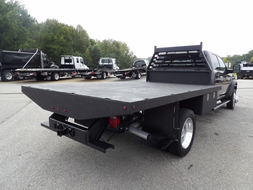 Used 2023 RAM 5500 Tradesman w/ Chrome Appearance Group AWD/4WD image 7