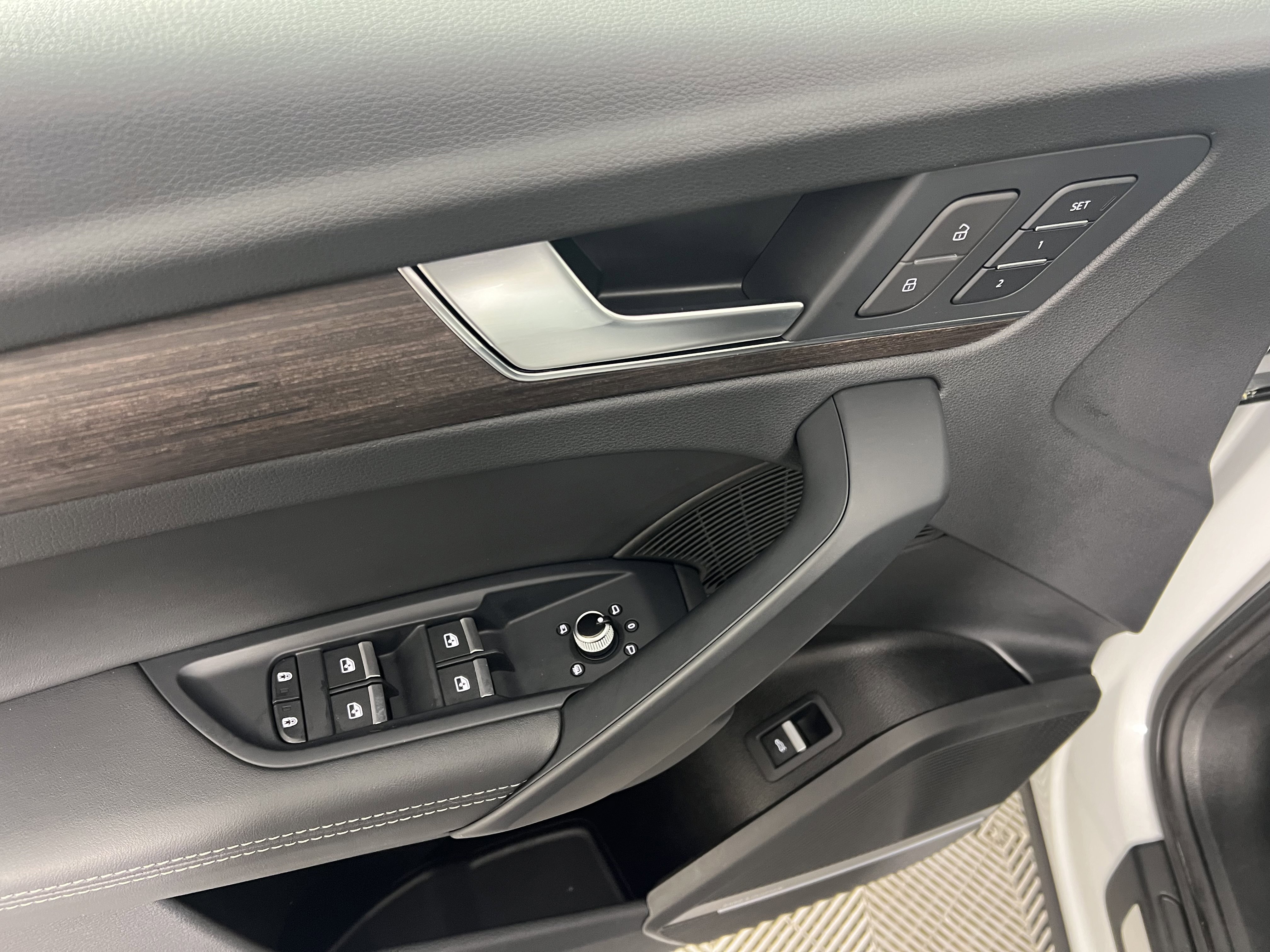 Used 2024 Audi Q5 2.0T Premium Plus image 18