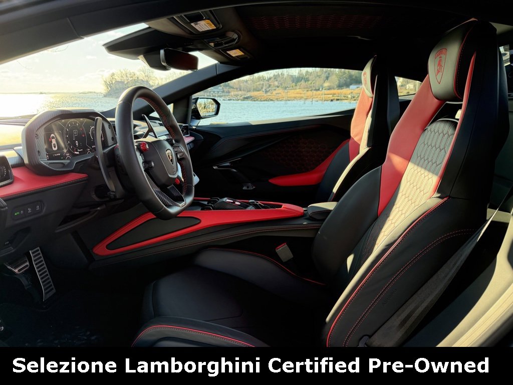 Used 2024 Lamborghini Revuelto image 21